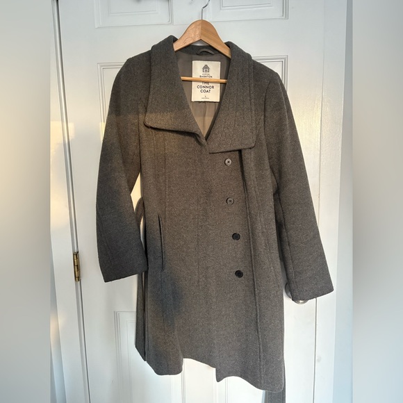 Aritzia Gray Connor Coat - Picture 7 of 12
